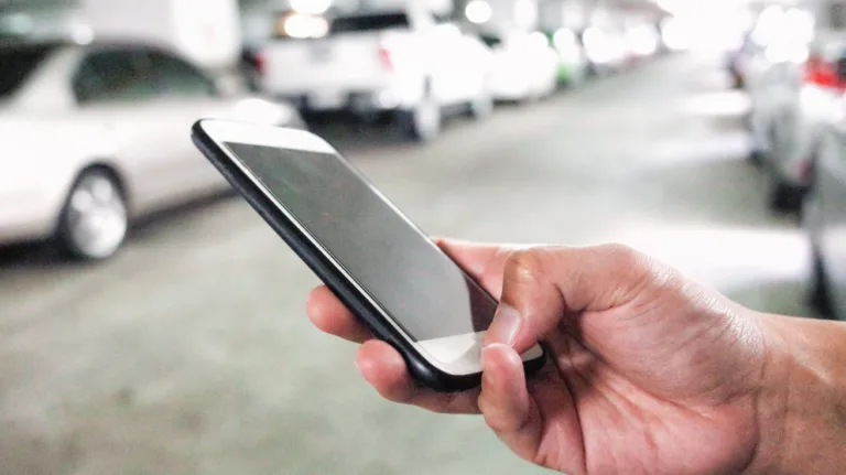 Why Small Taxi Companies Need an Online Booking System - Davina Connect