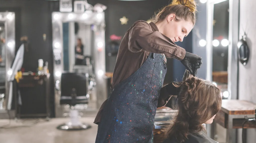Why independent hairdressers need a booking system to handle busy seasons - Davina Connect